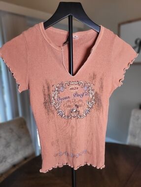OP Y2K Women's Rust Pink Ribbed Short Sleeve Top with Decorative Print. Size M